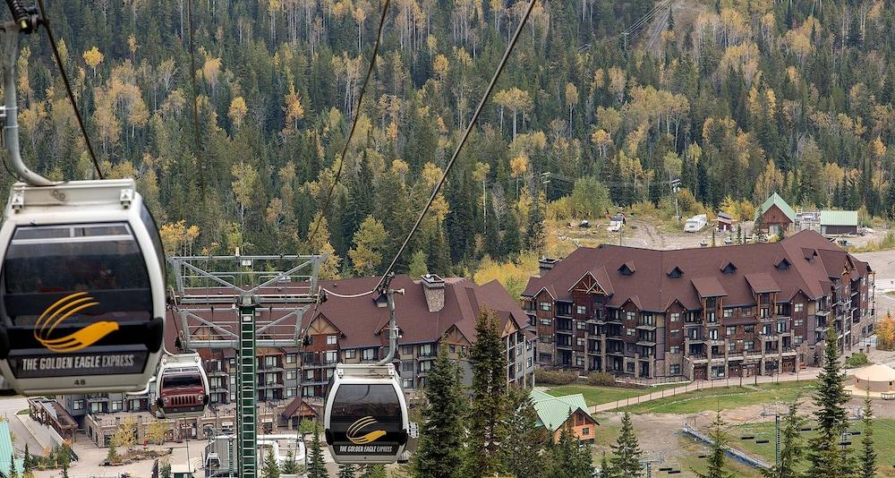 Glacier Mountaineer Lodge Golden Exterior photo